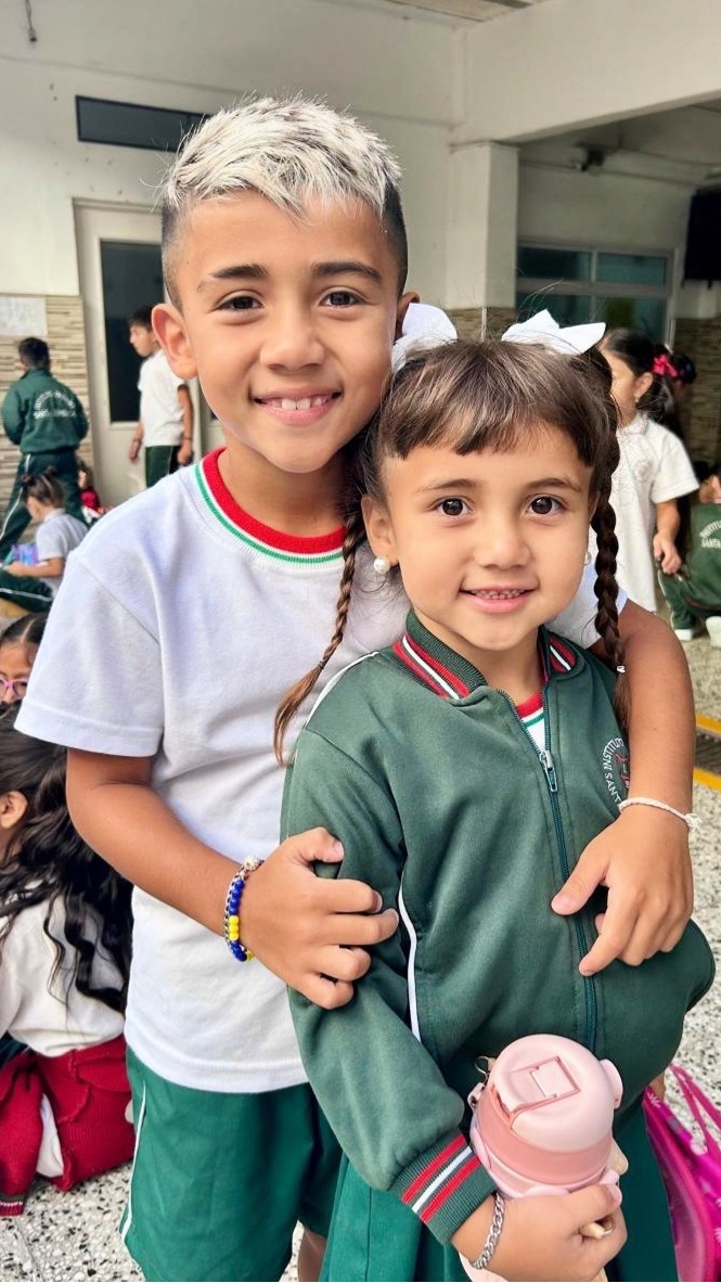 Alumnos participando en actividad sobre valores